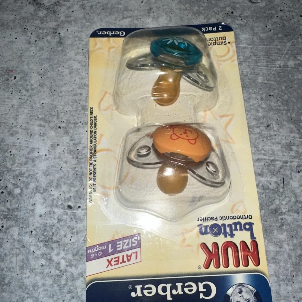 Gerber NUK Orthodontic Button Latex Pacifiers Size 1  Newborn Bear Flower Opened